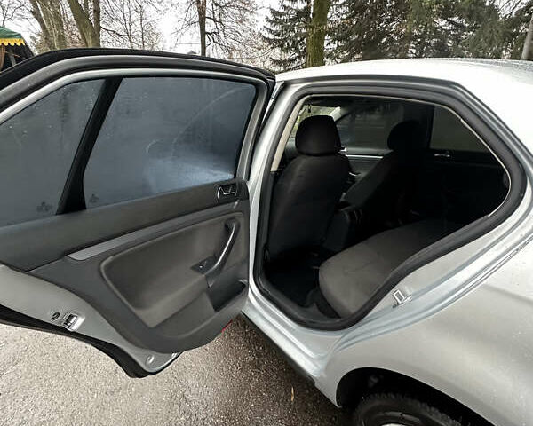 Сірий Фольксваген Джетта, об'ємом двигуна 1.6 л та пробігом 171 тис. км за 5900 $, фото 18 на Automoto.ua