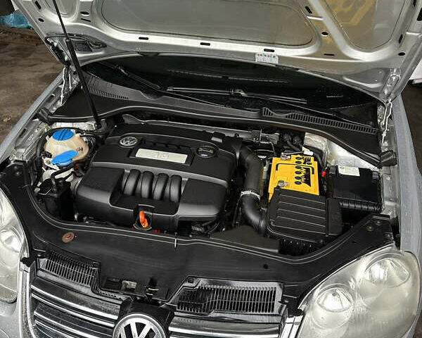 Сірий Фольксваген Джетта, об'ємом двигуна 1.6 л та пробігом 171 тис. км за 5900 $, фото 30 на Automoto.ua