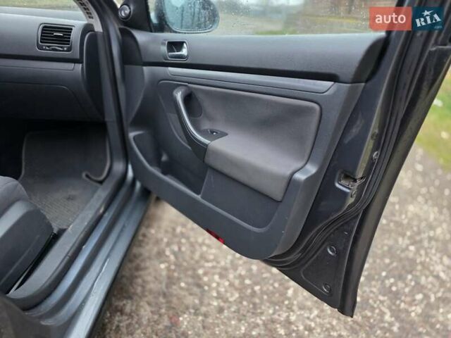 Серый Фольксваген Джетта, объемом двигателя 1.9 л и пробегом 360 тыс. км за 5500 $, фото 5 на Automoto.ua