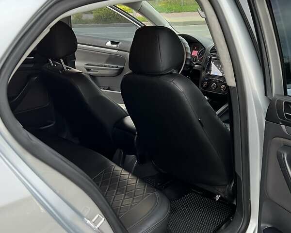 Сірий Фольксваген Джетта, об'ємом двигуна 1.6 л та пробігом 278 тис. км за 5000 $, фото 11 на Automoto.ua