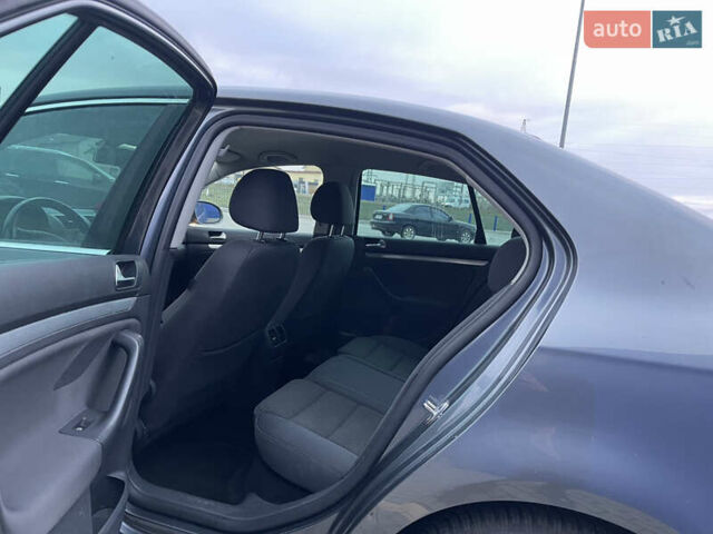 Серый Фольксваген Джетта, объемом двигателя 1.4 л и пробегом 253 тыс. км за 6500 $, фото 15 на Automoto.ua