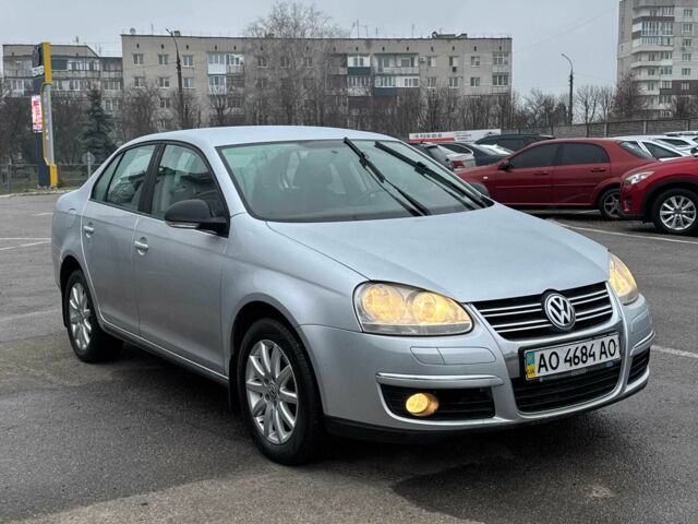Серый Фольксваген Джетта, объемом двигателя 1.6 л и пробегом 301 тыс. км за 6400 $, фото 2 на Automoto.ua