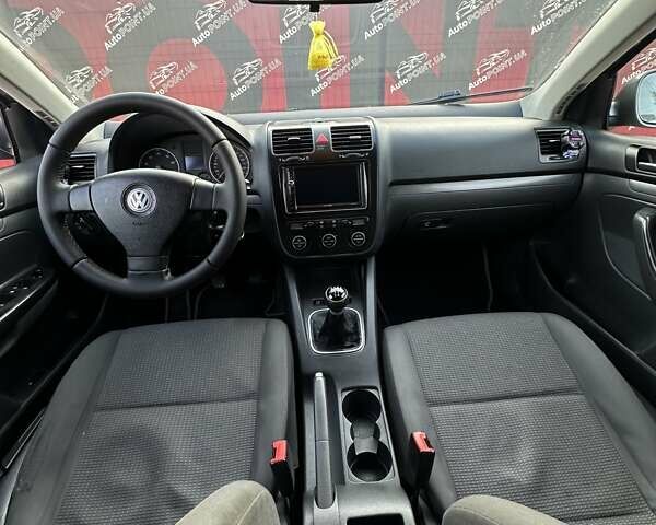 Серый Фольксваген Джетта, объемом двигателя 1.6 л и пробегом 245 тыс. км за 6500 $, фото 23 на Automoto.ua