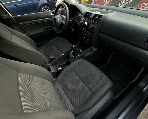 Серый Фольксваген Джетта, объемом двигателя 1.6 л и пробегом 245 тыс. км за 6500 $, фото 21 на Automoto.ua