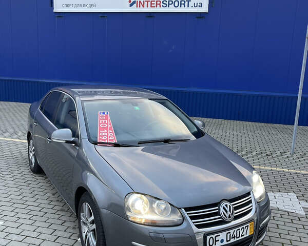 Серый Фольксваген Джетта, объемом двигателя 1.4 л и пробегом 253 тыс. км за 6500 $, фото 21 на Automoto.ua