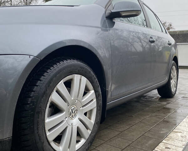 Сірий Фольксваген Джетта, об'ємом двигуна 1.9 л та пробігом 215 тис. км за 5200 $, фото 2 на Automoto.ua