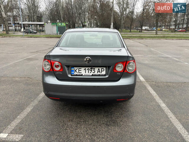 Серый Фольксваген Джетта, объемом двигателя 1.4 л и пробегом 192 тыс. км за 6000 $, фото 9 на Automoto.ua