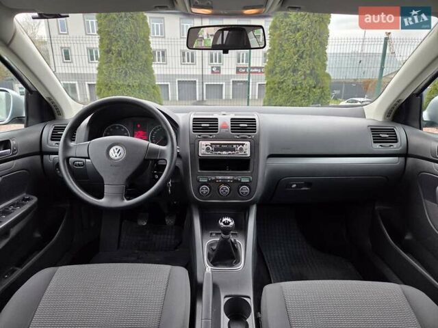 Серый Фольксваген Джетта, объемом двигателя 1.6 л и пробегом 126 тыс. км за 6700 $, фото 37 на Automoto.ua