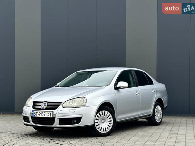 Серый Фольксваген Джетта, объемом двигателя 1.6 л и пробегом 312 тыс. км за 4999 $, фото 4 на Automoto.ua