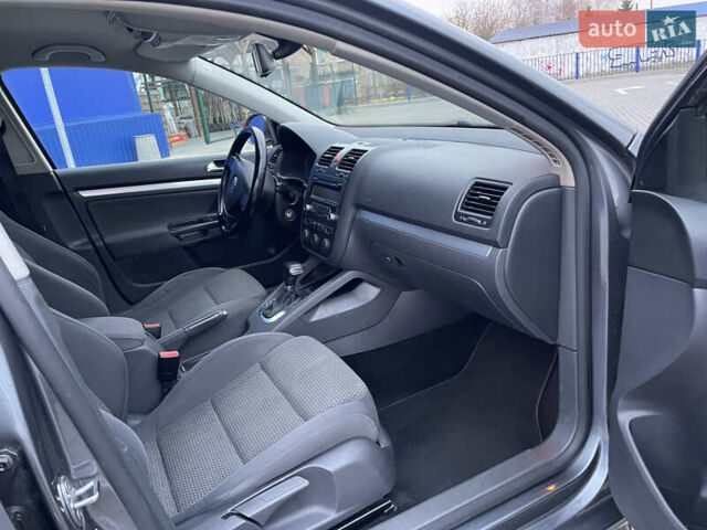 Серый Фольксваген Джетта, объемом двигателя 1.4 л и пробегом 253 тыс. км за 6500 $, фото 17 на Automoto.ua