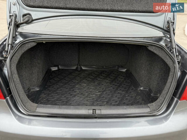 Серый Фольксваген Джетта, объемом двигателя 1.6 л и пробегом 210 тыс. км за 6100 $, фото 30 на Automoto.ua