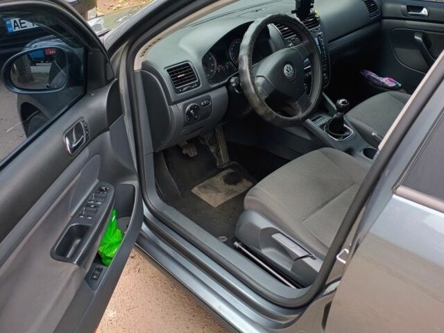 Серый Фольксваген Джетта, объемом двигателя 1.6 л и пробегом 227 тыс. км за 6500 $, фото 5 на Automoto.ua