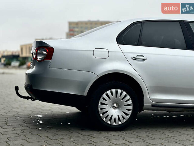 Серый Фольксваген Джетта, объемом двигателя 1.6 л и пробегом 312 тыс. км за 4999 $, фото 14 на Automoto.ua