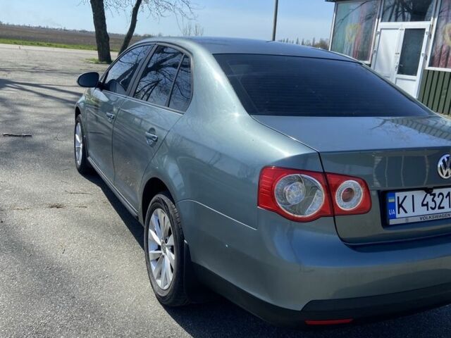 Серый Фольксваген Джетта, объемом двигателя 1.6 л и пробегом 272 тыс. км за 6000 $, фото 6 на Automoto.ua