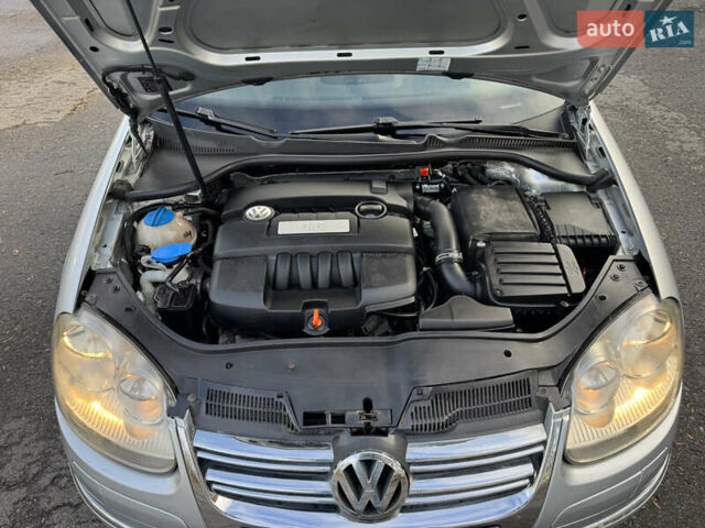 Серый Фольксваген Джетта, объемом двигателя 1.6 л и пробегом 309 тыс. км за 4999 $, фото 44 на Automoto.ua
