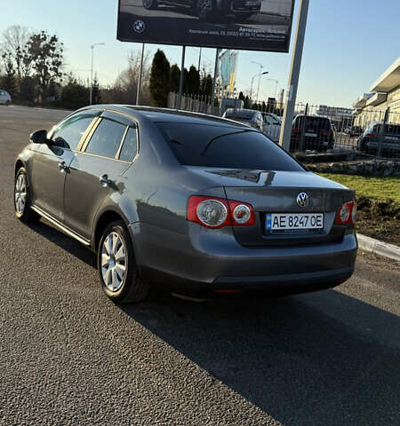 Сірий Фольксваген Джетта, об'ємом двигуна 1.6 л та пробігом 282 тис. км за 5900 $, фото 6 на Automoto.ua