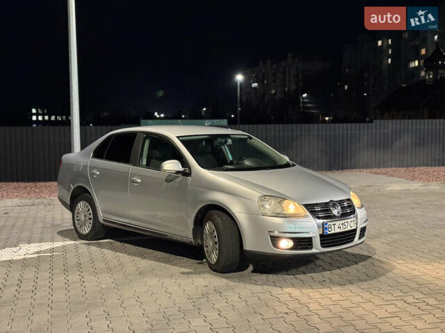 Сірий Фольксваген Джетта, об'ємом двигуна 1.6 л та пробігом 300 тис. км за 5100 $, фото 3 на Automoto.ua