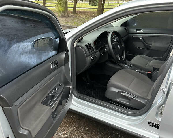 Сірий Фольксваген Джетта, об'ємом двигуна 1.6 л та пробігом 171 тис. км за 5900 $, фото 13 на Automoto.ua