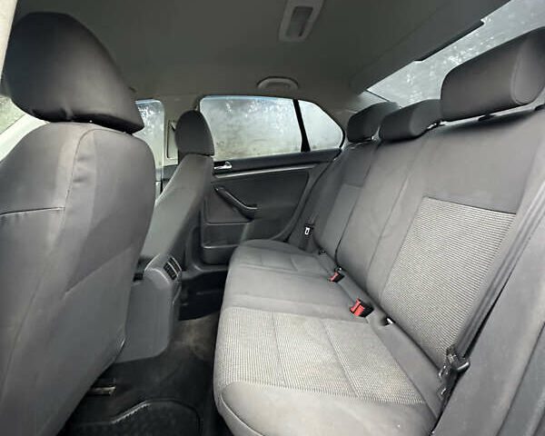 Сірий Фольксваген Джетта, об'ємом двигуна 1.6 л та пробігом 171 тис. км за 5900 $, фото 19 на Automoto.ua