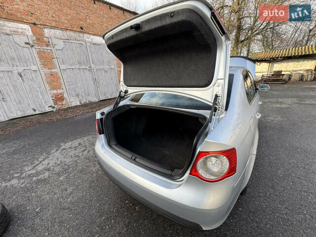 Серый Фольксваген Джетта, объемом двигателя 1.6 л и пробегом 309 тыс. км за 4999 $, фото 41 на Automoto.ua