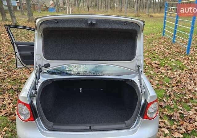 Серый Фольксваген Джетта, объемом двигателя 1.6 л и пробегом 193 тыс. км за 5400 $, фото 19 на Automoto.ua