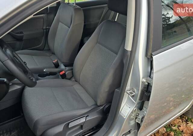 Серый Фольксваген Джетта, объемом двигателя 1.6 л и пробегом 193 тыс. км за 5400 $, фото 12 на Automoto.ua