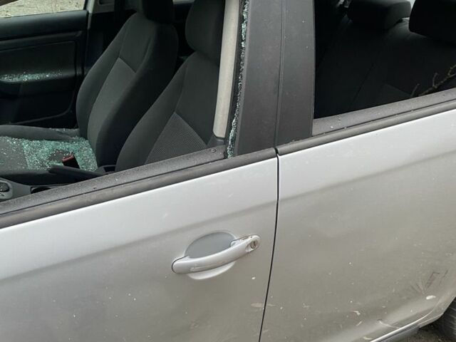 Серый Фольксваген Джетта, объемом двигателя 1.6 л и пробегом 160 тыс. км за 2700 $, фото 2 на Automoto.ua