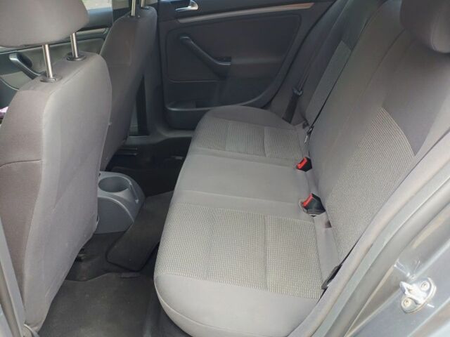 Серый Фольксваген Джетта, объемом двигателя 1.6 л и пробегом 227 тыс. км за 6500 $, фото 4 на Automoto.ua