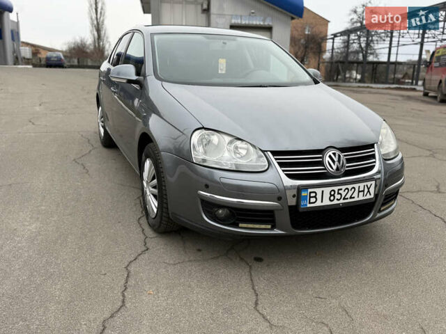 Серый Фольксваген Джетта, объемом двигателя 1.6 л и пробегом 210 тыс. км за 6100 $, фото 9 на Automoto.ua