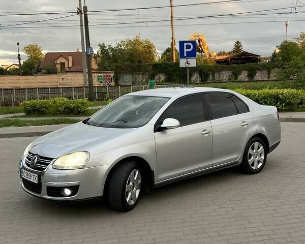 Сірий Фольксваген Джетта, об'ємом двигуна 1.6 л та пробігом 278 тис. км за 5000 $, фото 7 на Automoto.ua