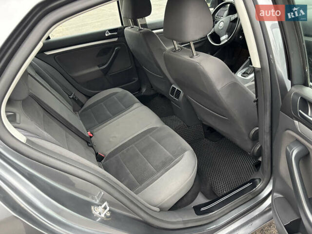Серый Фольксваген Джетта, объемом двигателя 1.4 л и пробегом 192 тыс. км за 6000 $, фото 19 на Automoto.ua