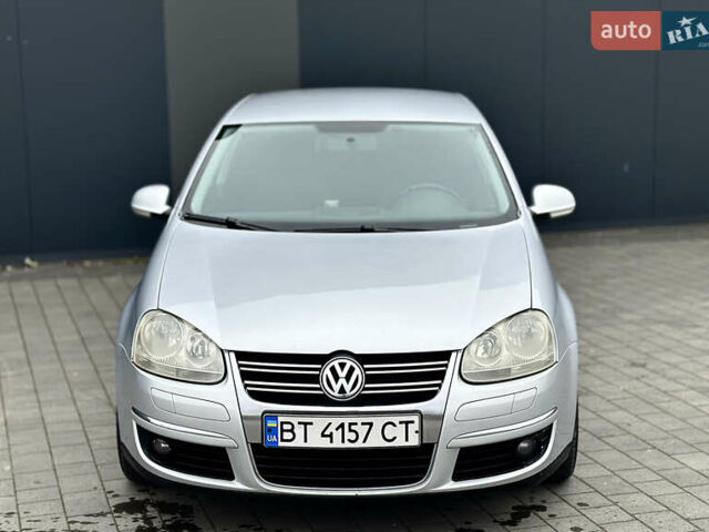 Серый Фольксваген Джетта, объемом двигателя 1.6 л и пробегом 312 тыс. км за 4999 $, фото 11 на Automoto.ua