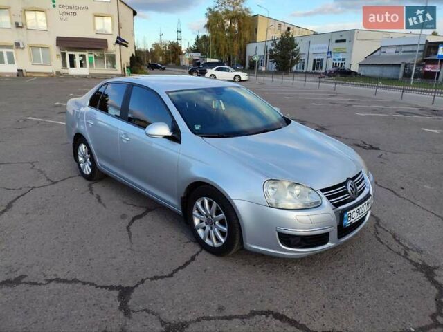 Серый Фольксваген Джетта, объемом двигателя 1.39 л и пробегом 137 тыс. км за 7300 $, фото 2 на Automoto.ua