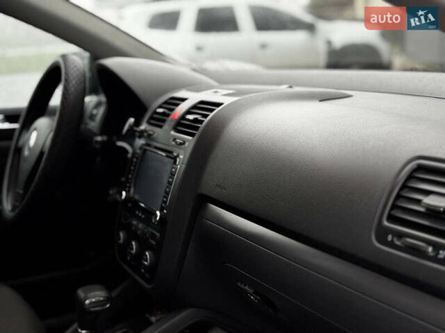 Сірий Фольксваген Джетта, об'ємом двигуна 1.6 л та пробігом 218 тис. км за 6700 $, фото 7 на Automoto.ua