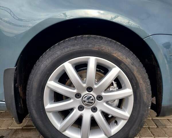 Серый Фольксваген Джетта, объемом двигателя 1.6 л и пробегом 158 тыс. км за 8200 $, фото 56 на Automoto.ua