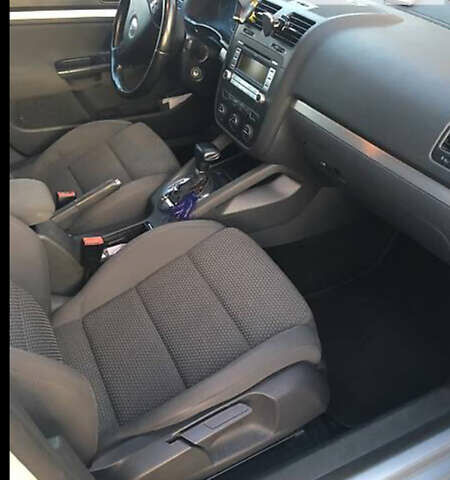 Сірий Фольксваген Джетта, об'ємом двигуна 2 л та пробігом 260 тис. км за 8100 $, фото 6 на Automoto.ua