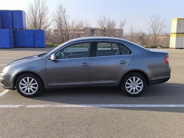 Серый Фольксваген Джетта, объемом двигателя 1.9 л и пробегом 342 тыс. км за 6700 $, фото 3 на Automoto.ua