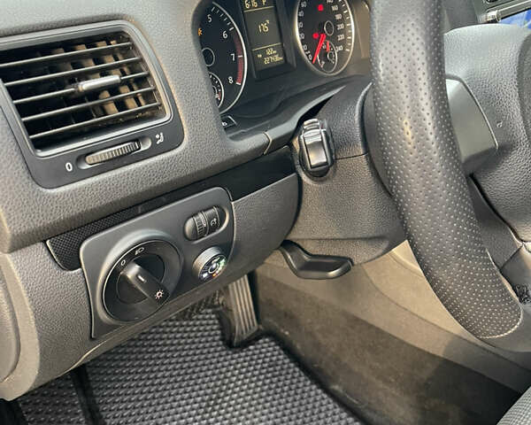 Серый Фольксваген Джетта, объемом двигателя 2.48 л и пробегом 227 тыс. км за 7500 $, фото 11 на Automoto.ua