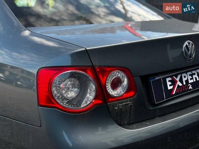 Сірий Фольксваген Джетта, об'ємом двигуна 1.4 л та пробігом 236 тис. км за 6200 $, фото 23 на Automoto.ua