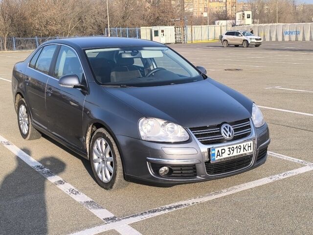 Серый Фольксваген Джетта, объемом двигателя 1.9 л и пробегом 342 тыс. км за 6700 $, фото 1 на Automoto.ua