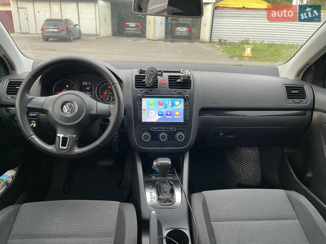 Серый Фольксваген Джетта, объемом двигателя 2.48 л и пробегом 227 тыс. км за 7500 $, фото 14 на Automoto.ua