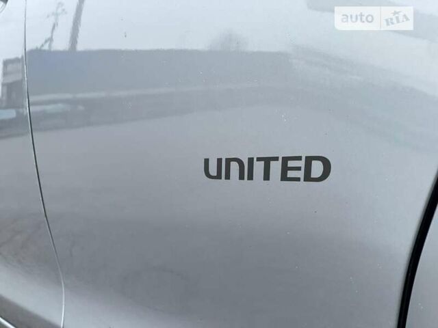 Сірий Фольксваген Джетта, об'ємом двигуна 1.6 л та пробігом 142 тис. км за 8800 $, фото 32 на Automoto.ua