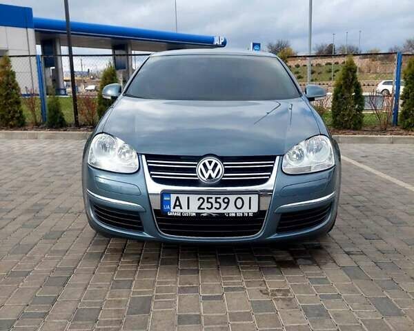 Серый Фольксваген Джетта, объемом двигателя 1.6 л и пробегом 158 тыс. км за 8200 $, фото 3 на Automoto.ua