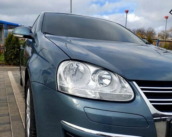 Серый Фольксваген Джетта, объемом двигателя 1.6 л и пробегом 158 тыс. км за 8200 $, фото 7 на Automoto.ua