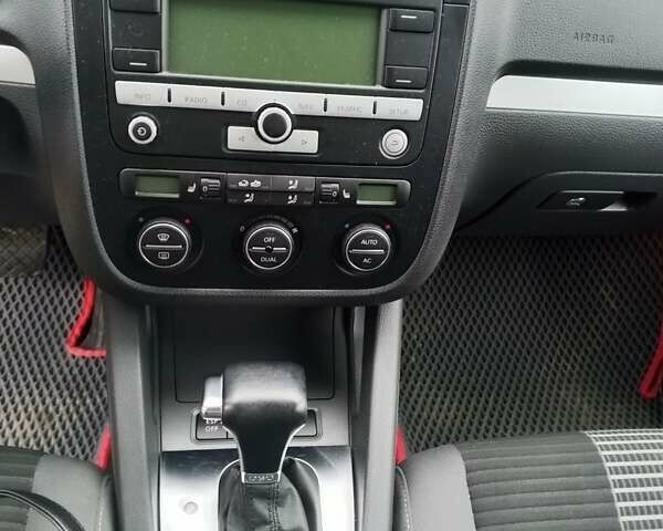 Серый Фольксваген Джетта, объемом двигателя 1.4 л и пробегом 141 тыс. км за 7000 $, фото 6 на Automoto.ua