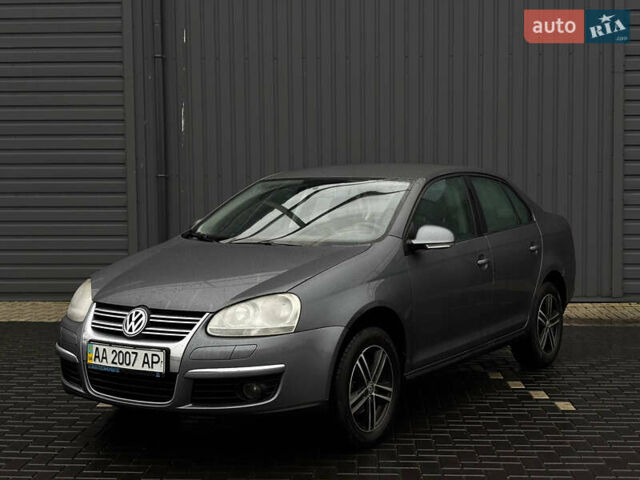 Сірий Фольксваген Джетта, об'ємом двигуна 1.6 л та пробігом 218 тис. км за 6700 $, фото 6 на Automoto.ua