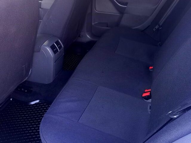 Сірий Фольксваген Джетта, об'ємом двигуна 1.6 л та пробігом 129 тис. км за 7500 $, фото 3 на Automoto.ua