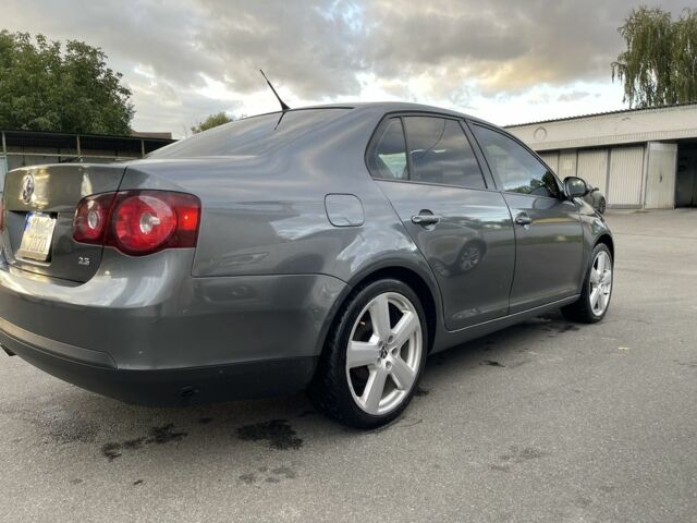 Серый Фольксваген Джетта, объемом двигателя 2.5 л и пробегом 227 тыс. км за 7400 $, фото 3 на Automoto.ua