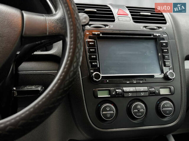 Сірий Фольксваген Джетта, об'ємом двигуна 1.6 л та пробігом 218 тис. км за 6700 $, фото 4 на Automoto.ua