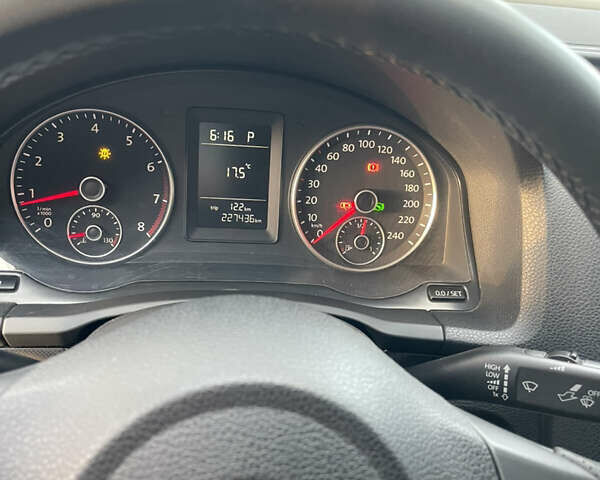 Серый Фольксваген Джетта, объемом двигателя 2.48 л и пробегом 227 тыс. км за 7500 $, фото 13 на Automoto.ua